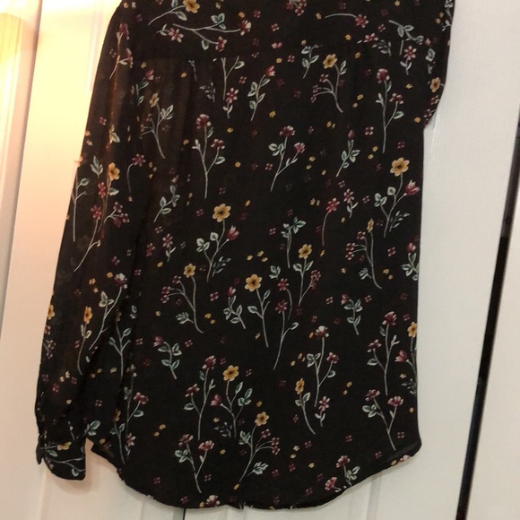 Ladies button down sheer top - Picture 6 of 6